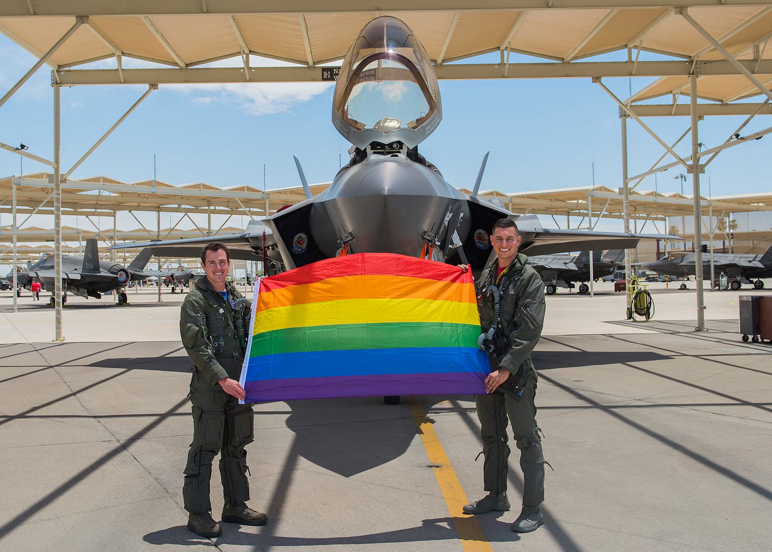 US pride/fag military.